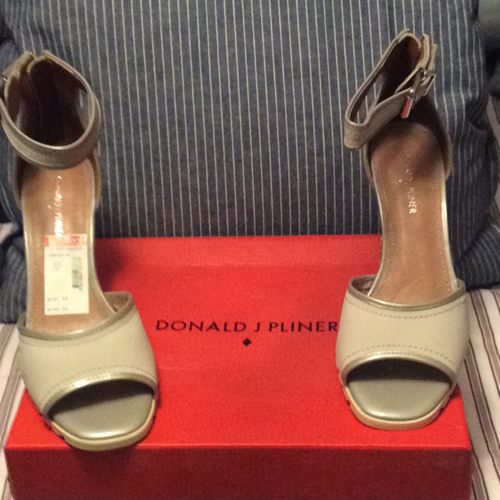 Donald Pliner shoes